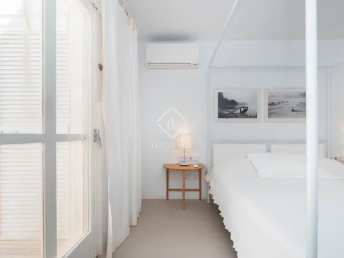 4 Bedrooms House / Villa in CALLE PARIS