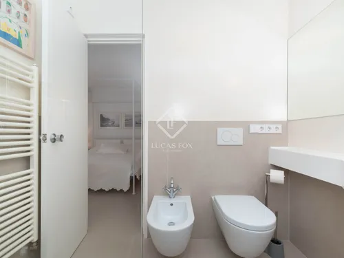 4 Bedrooms House / Villa in CALLE PARIS