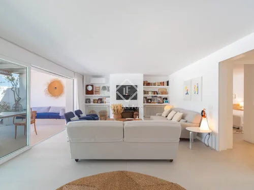 4 Bedrooms House / Villa in CALLE PARIS