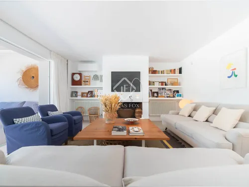 4 Bedrooms House / Villa in CALLE PARIS