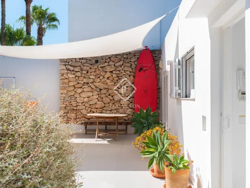 4 Bedrooms House / Villa in CALLE PARIS