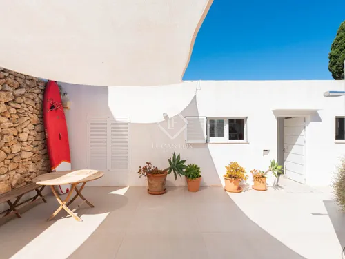 4 Bedrooms House / Villa in CALLE PARIS