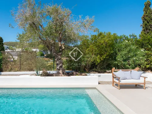 4 Bedrooms House / Villa in CALLE PARIS