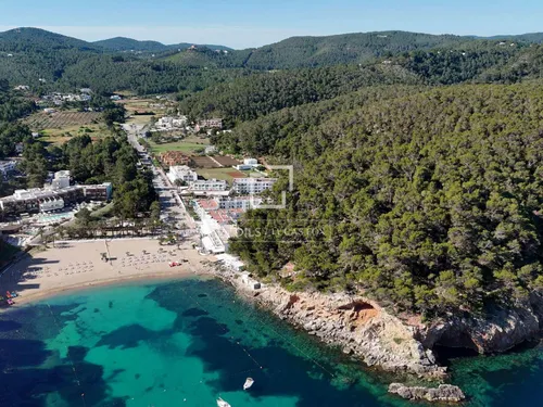 3 Bedrooms House / Villa in Avenida Balanzat