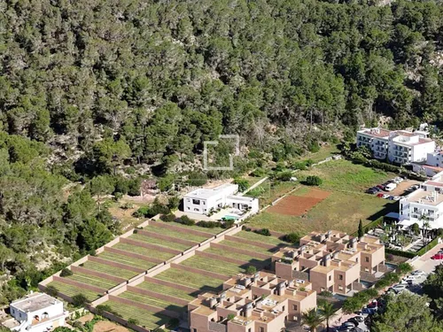 3 Bedrooms House / Villa in Avenida Balanzat