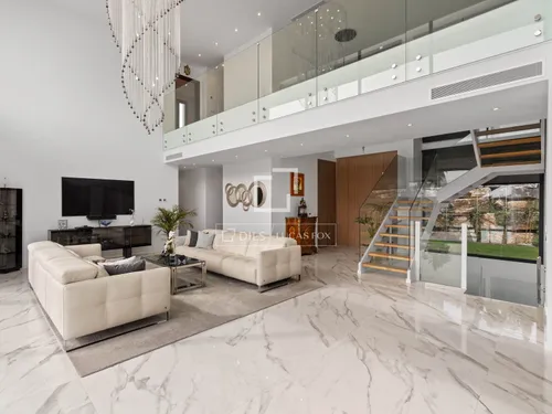 5 Bedrooms House / Villa in El Paraiso