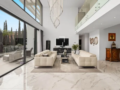 Contemporary luxury villa with sea and golf views for sale between Marbella and Estepona