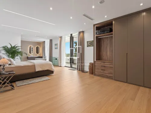 5 Bedrooms House / Villa in El Paraiso