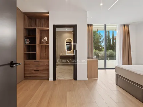 5 Bedrooms House / Villa in El Paraiso