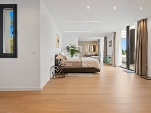 5 Bedrooms House / Villa in El Paraiso