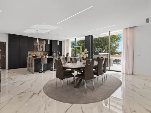 5 Bedrooms House / Villa in El Paraiso