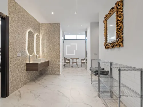 5 Bedrooms House / Villa in El Paraiso