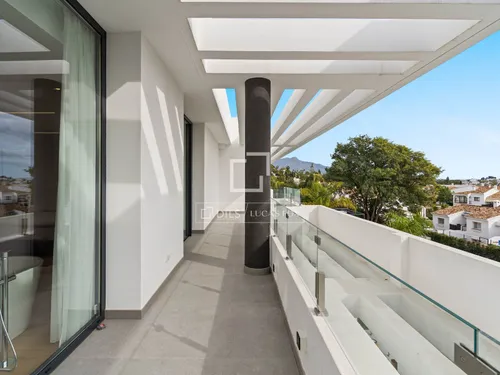 5 Bedrooms House / Villa in El Paraiso