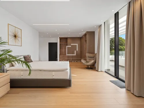 5 Bedrooms House / Villa in El Paraiso