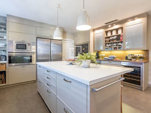 6 Bedrooms Apartment in Jacinto Benavente