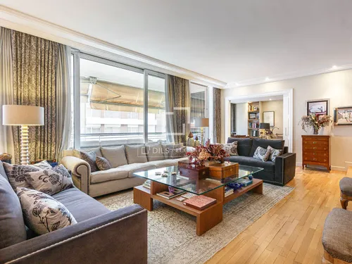 6 Bedrooms Apartment in Jacinto Benavente