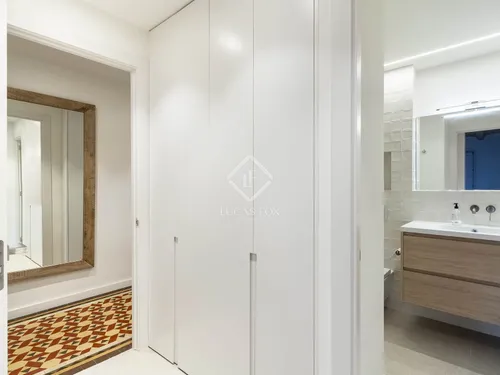 3 Bedrooms Apartment in Aribau