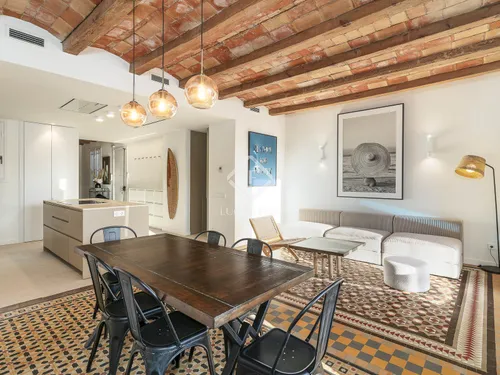 3 Bedrooms Apartment in Aribau