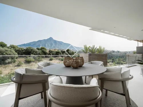 2 Bedrooms Apartment in Nueva Andalucia