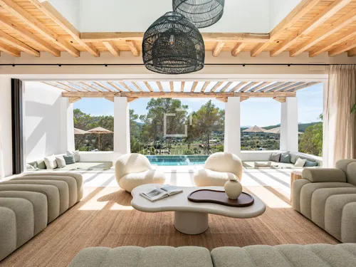 Exceptional real estate opportunity: new villa on a 28,000 m² plot in a prime Ibiza location