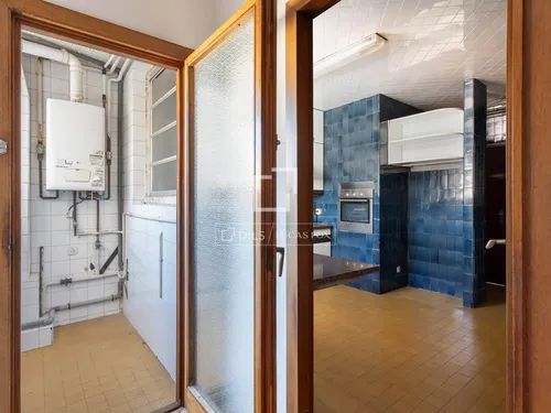 6 Bedrooms Apartment in Via Augusta