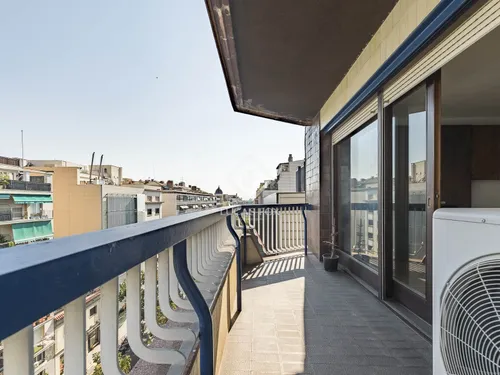 6 Bedrooms Apartment in Via Augusta