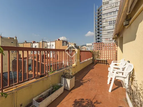 6 Bedrooms Apartment in Via Augusta