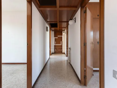 6 Bedrooms Apartment in Via Augusta