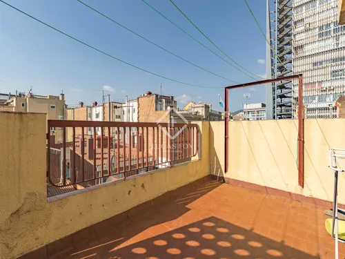 6 Bedrooms Apartment in Via Augusta