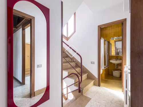 6 Bedrooms Apartment in Via Augusta