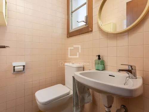 6 Bedrooms Apartment in Via Augusta