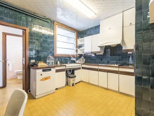 6 Bedrooms Apartment in Via Augusta