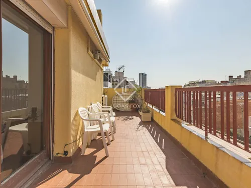 6 Bedrooms Apartment in Via Augusta
