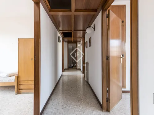 6 Bedrooms Apartment in Via Augusta