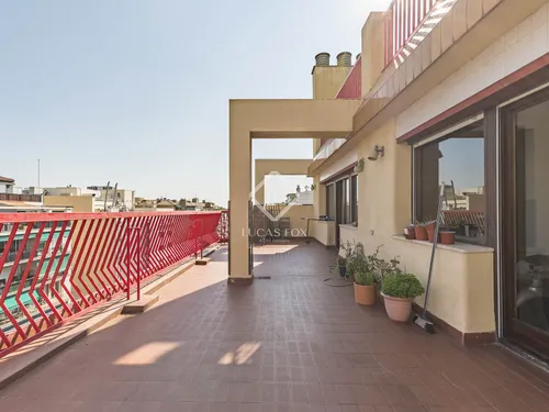 6 Bedrooms Apartment in Via Augusta