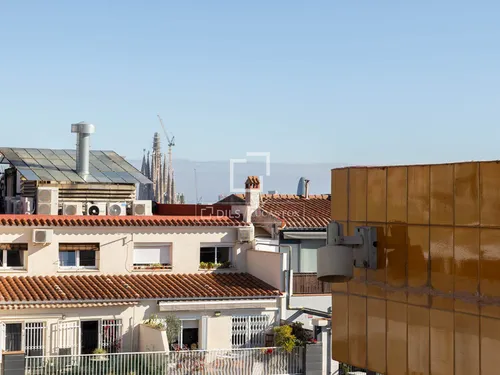 6 Bedrooms Apartment in Via Augusta