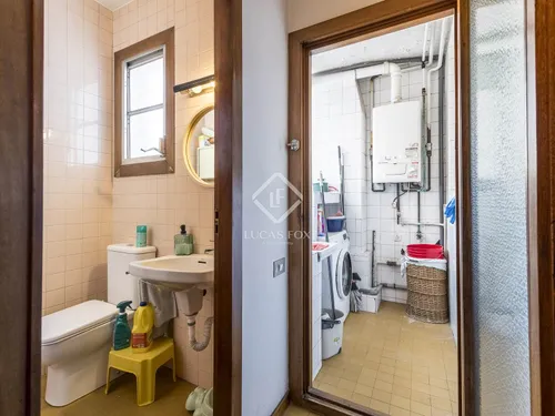 6 Bedrooms Apartment in Via Augusta