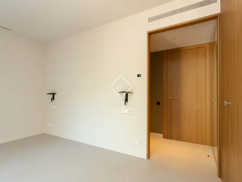 4 Bedrooms Apartment in Santaló