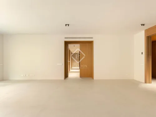 4 Bedrooms Apartment in Santaló