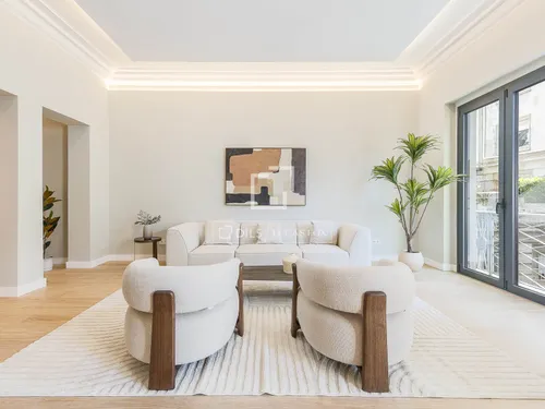 5 Bedrooms Apartment in Muntaner