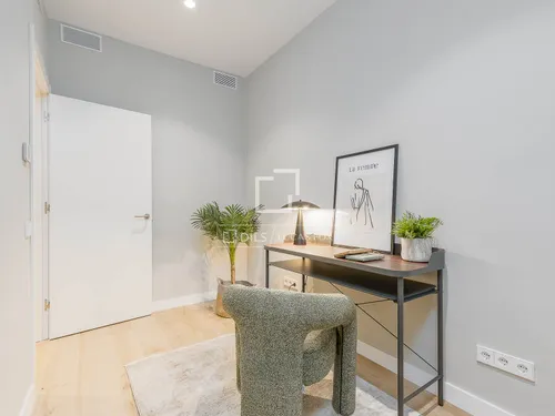 5 Bedrooms Apartment in Muntaner