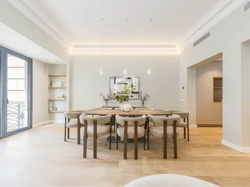 5 Bedrooms Apartment in Muntaner