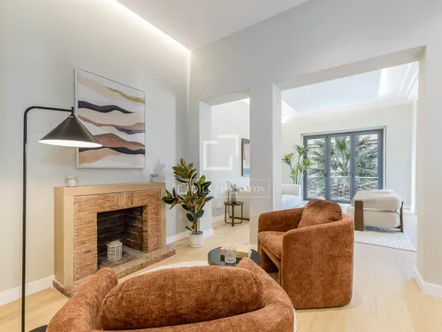 5 Bedrooms Apartment in Muntaner