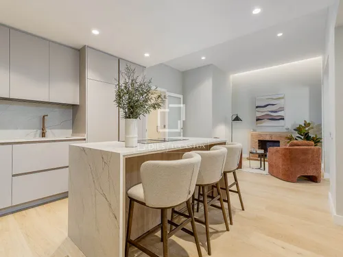 5 Bedrooms Apartment in Muntaner