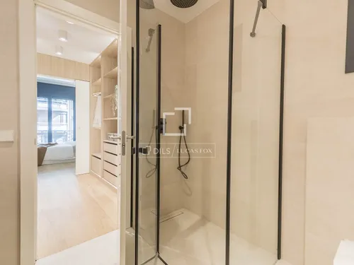 5 Bedrooms Apartment in Muntaner