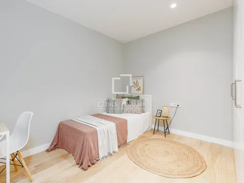 5 Bedrooms Apartment in Muntaner