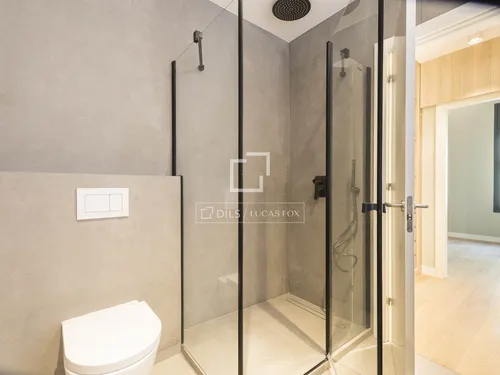 5 Bedrooms Apartment in Muntaner