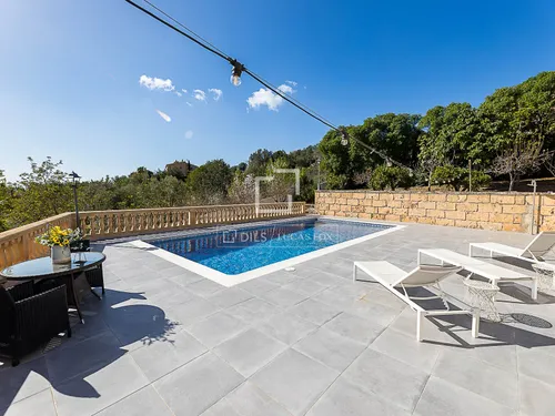 5 Bedrooms House / Villa in Ametler