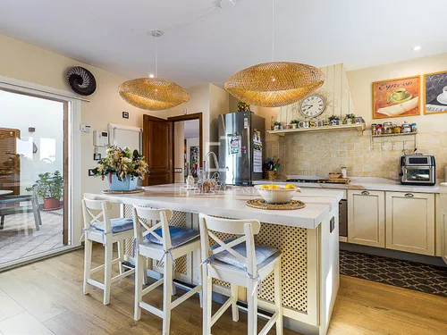 5 Bedrooms House / Villa in Ametler