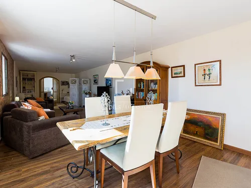 5 Bedrooms House / Villa in Ametler